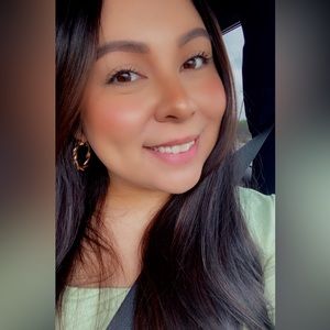 Meet your Posher, Ana